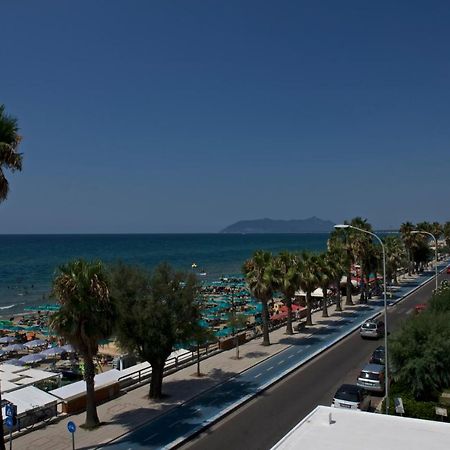 Hotel Ristorante Centosedici Terracina Exterior foto
